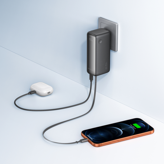 EcoFlow RAPID 3-in-1 Power Bank (10K, 45W, Retractable Cable & AC Plug)